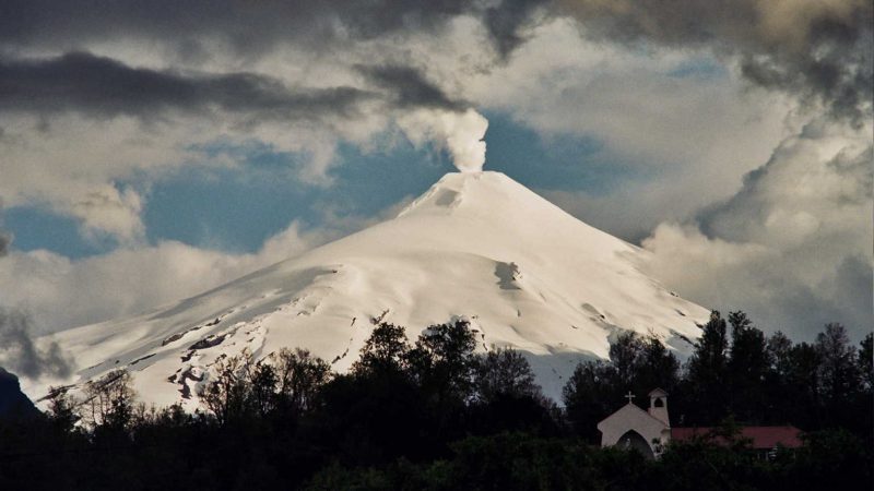 Volcán Villarrica: El gigante activo que vigila la Araucanía Lacustre